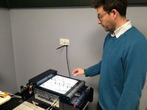 Tom Richards demonstrates his Mini-Oramics Machine